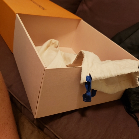 Louis Vuitton Sneakers - Picture 11 of 11